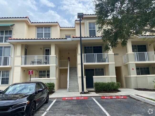 Building Photo - 4850 Chancellor Dr Unit 12 Rental