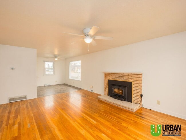 Photo - For Rent – Spacious 5 Bedroom Home in Spokane Valley