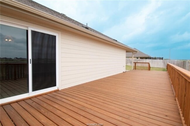 Photo - 6375 Darlington Ave