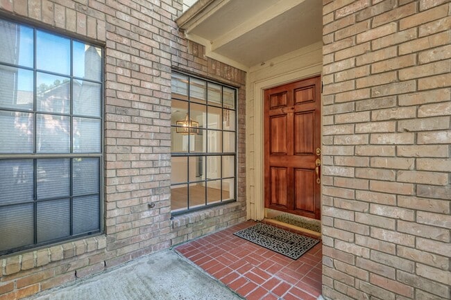 Building Photo - 16415 N Eldridge Pkwy Unit C