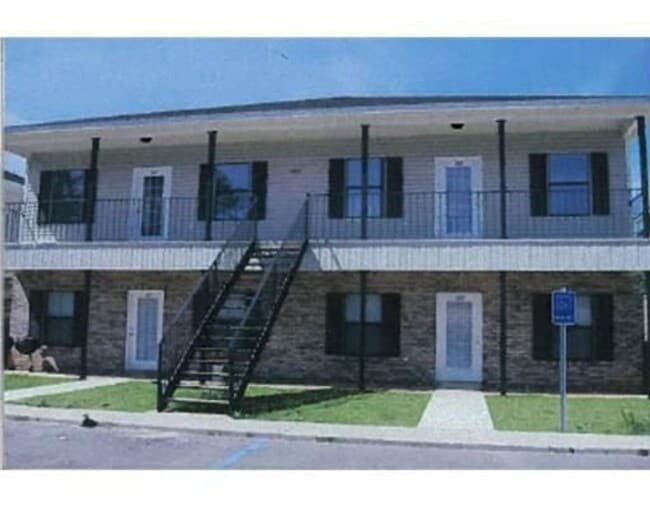 Building Photo - 15816 Adam Rd Unit Adams Road #415 Rental