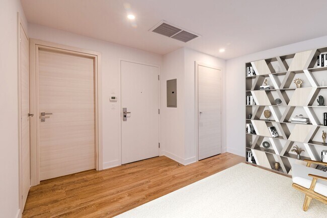 Photo - 30 Saint-Joseph Est Unit 604