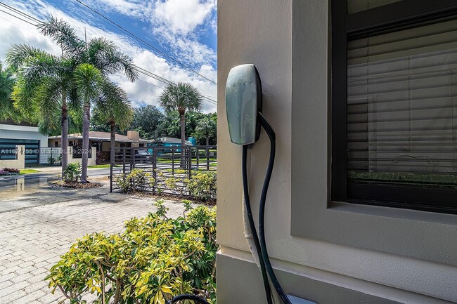 Photo - 3447 Percival Ave