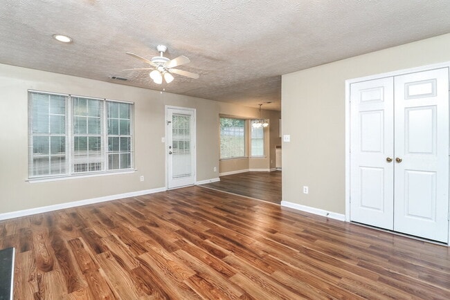 Photo - 841 Revena Dr