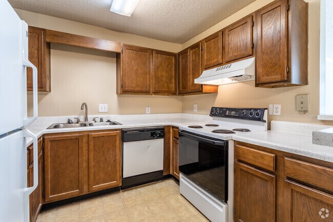 2BD, 1BR - 978SF - Kitchen
