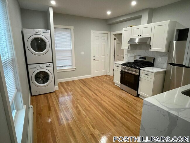 Building Photo - 1922 Columbus Ave