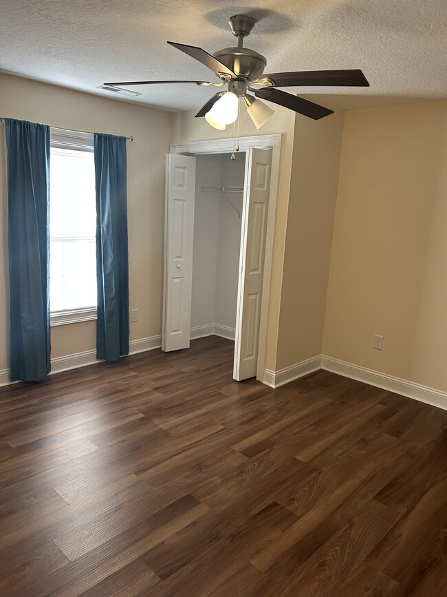 Photo - 7004 Oak Grove Rd