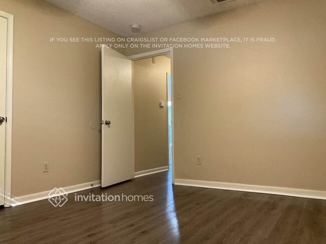 Photo - 525 E Jay Ct