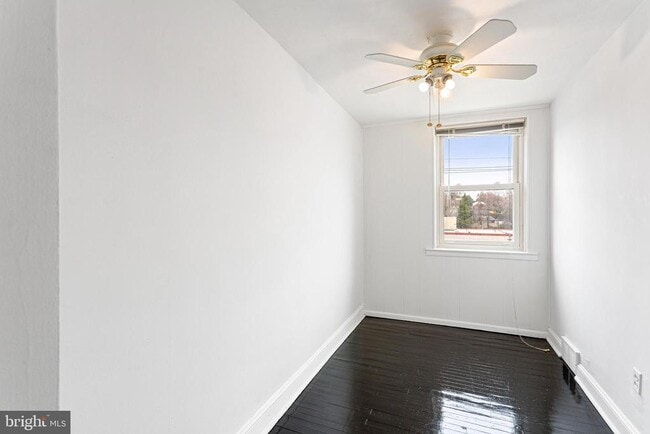 Photo - 7675 Overbrook Ave