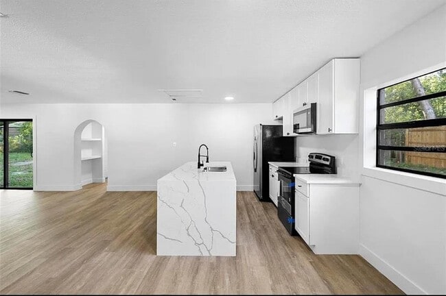 Photo - 2225 E Welch Rd