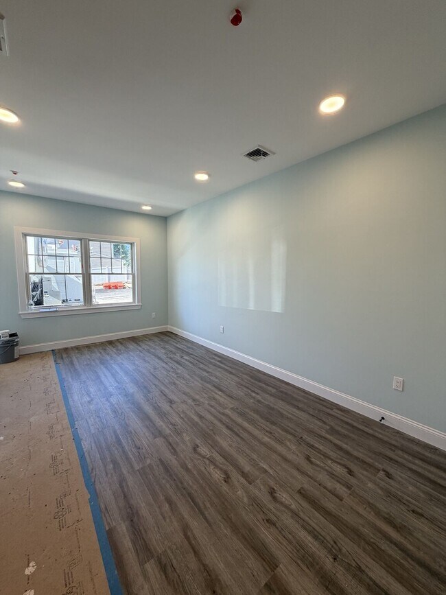 558 Newbridge Rd