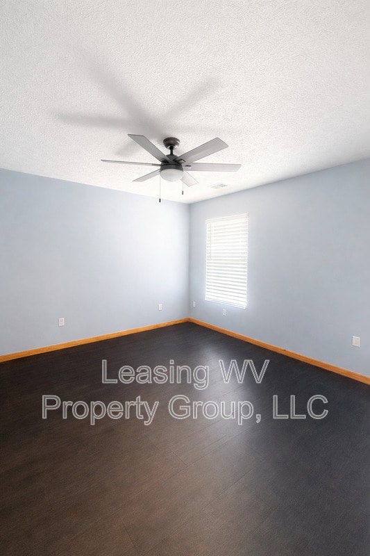 Photo - 3172 Putnam Ave