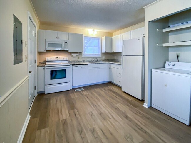 413 A Yates Aly
