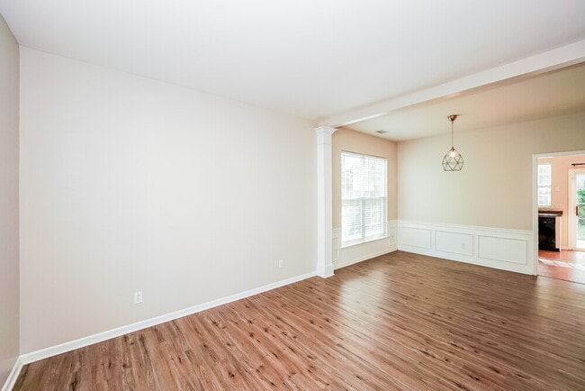 Photo - 8909 Lyleton Ln
