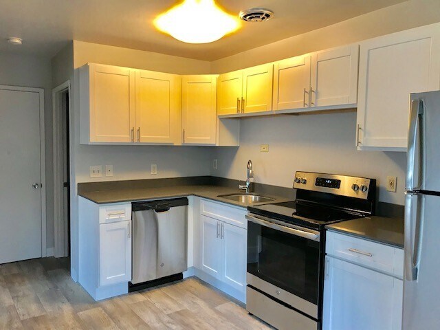 Photo - Cascade Court Apartments