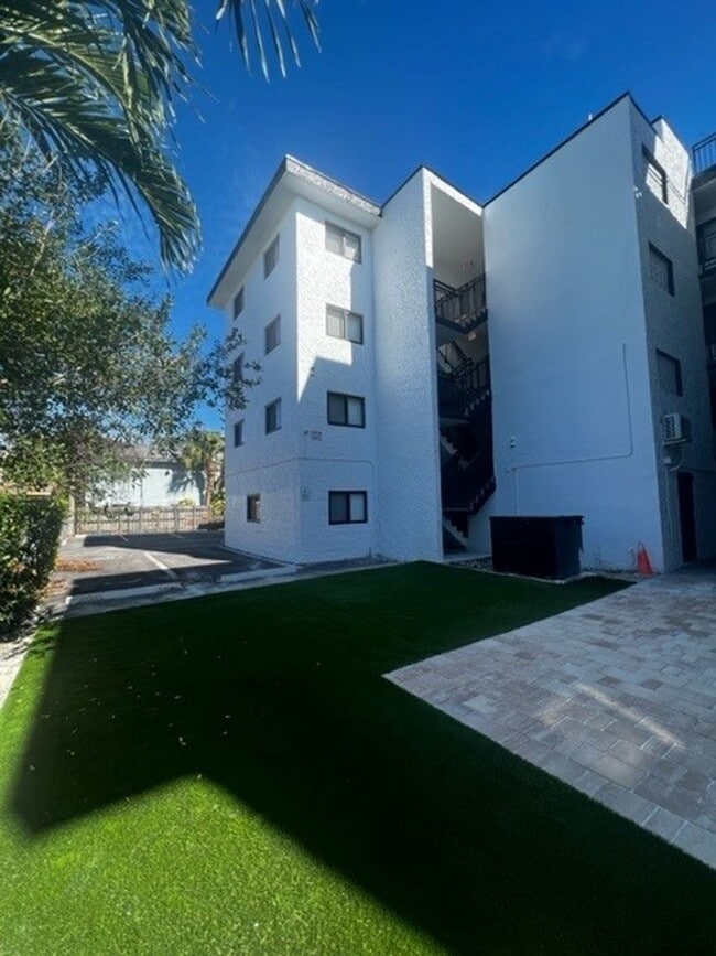 Photo - 529 SW 4th St