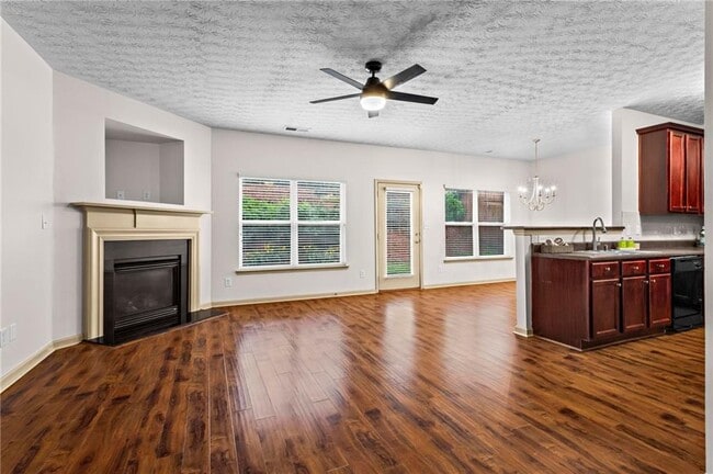 Photo - 867 Crested Hawk Trail