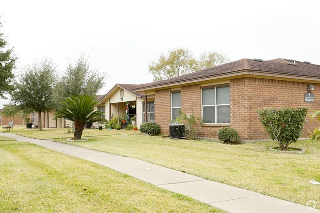 Building Photo - Simmons Gardens Rental
