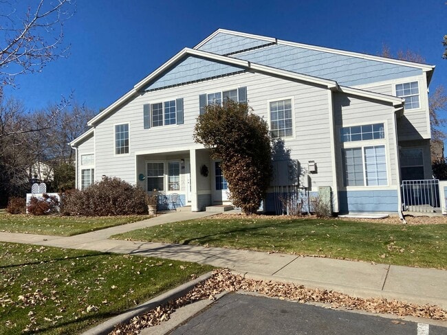 Red Mountain Three Story Townhome - Red Mountain Three Story Townhome