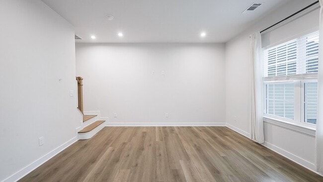 Photo - 8209 Warbler Wy