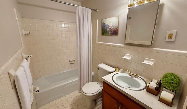 Photo - 123 21st Ave NE