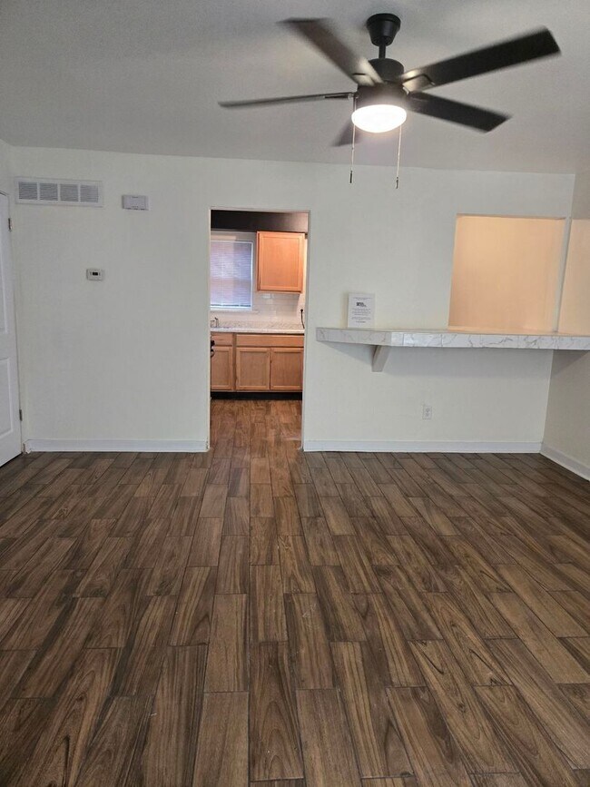 Photo - 143-147 157th St, Calumet City, IL 60409 Apartamento Unidad 143