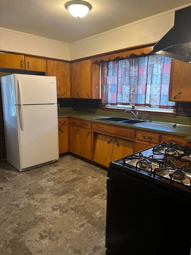 302 Sherman Ave