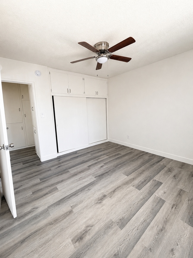 Photo - 111-115 E. Beach Ave.