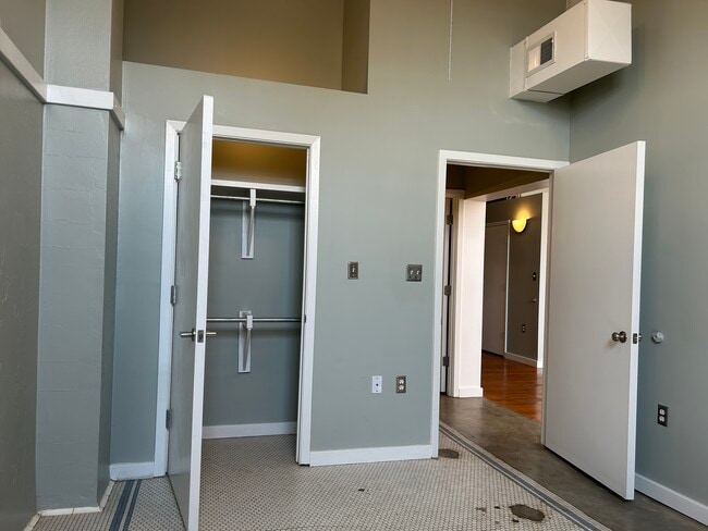 Dormitorio 1 - 125 Oak Street apartments