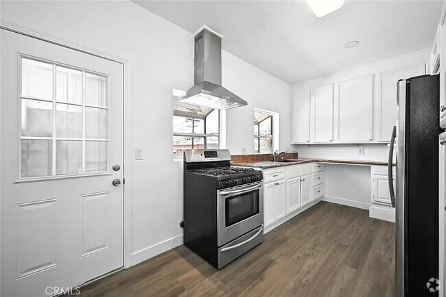 Building Photo - 1824 1/2 Arapahoe S Unit 1824 South Arapahoe Rental