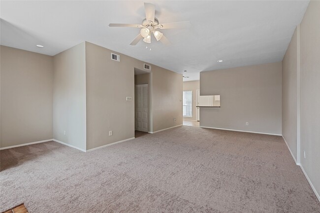 Building Photo - 11211 Pembridge Dr Unit 1658 Rental