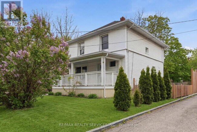 Photo - 5292 Bridge St