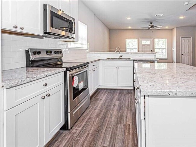 Photo - 7838 Booker St