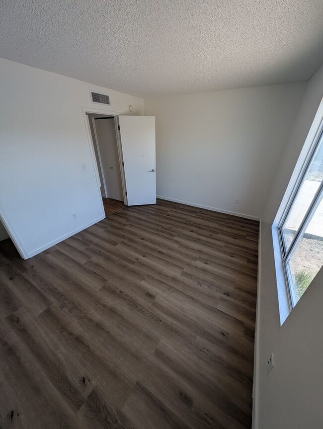 Photo - 1430 N Leawood Pl
