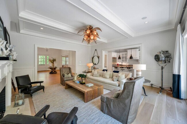 Photo - 22 E Woods Path