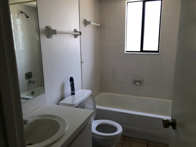 Photo - 2 bed 2 bath, great location