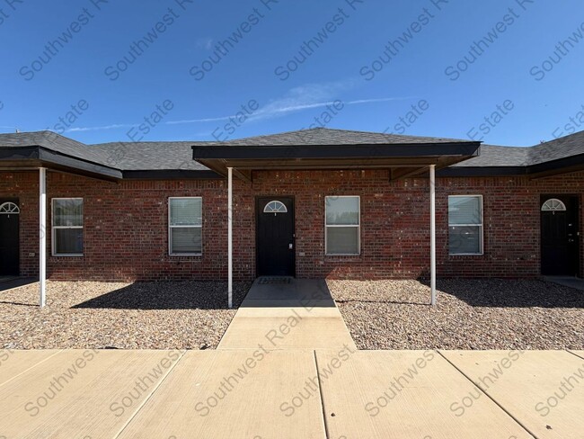 Building Photo - 2404 E 14th St Unit B
