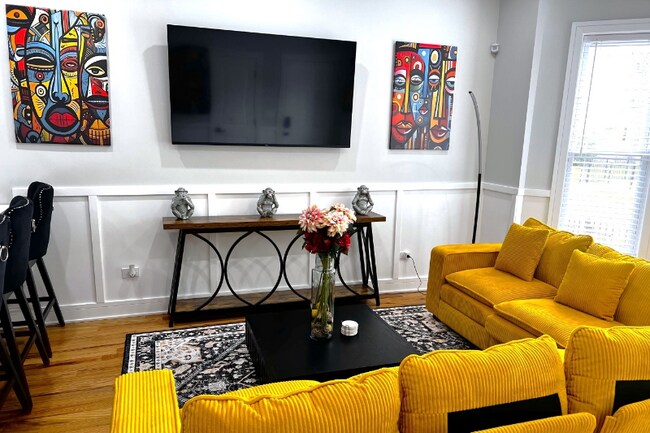 Photo - 6613 S Langley Ave Unidad 1