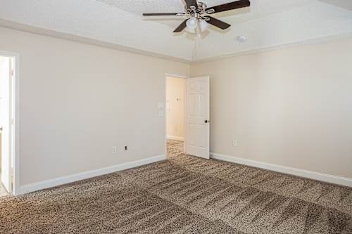 Building Photo - 14018 Riding Hill Ave