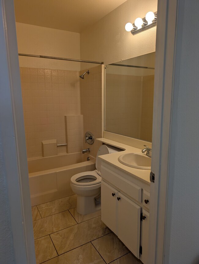 9408 Twin Trails Dr Unidad 203