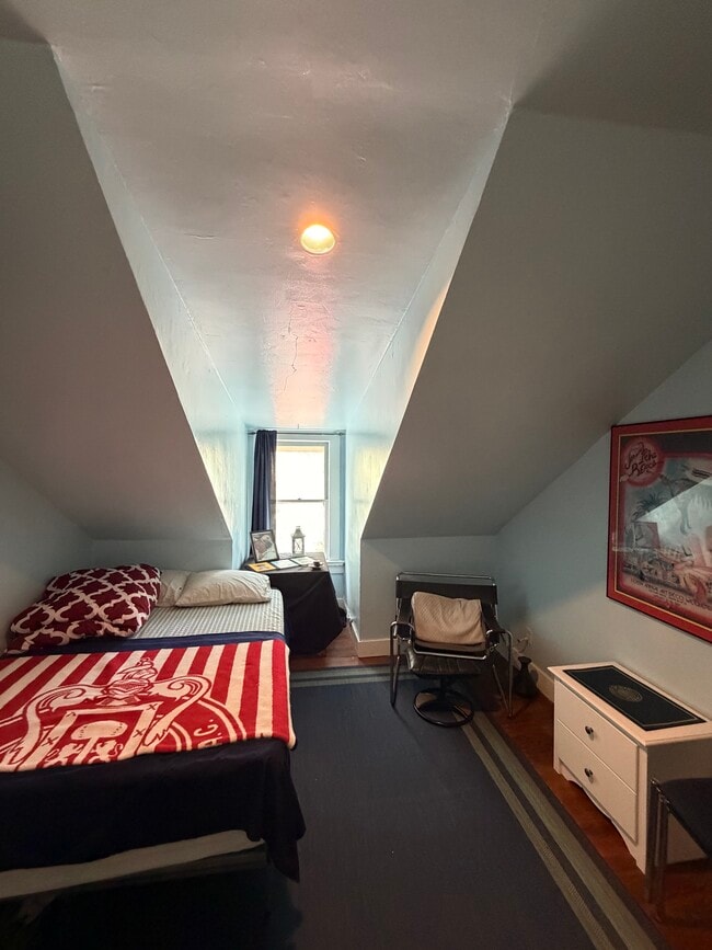Photo - 154 NE 23rd St