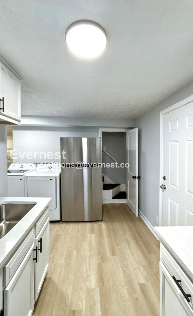 Photo - 2992 Pontiac St House