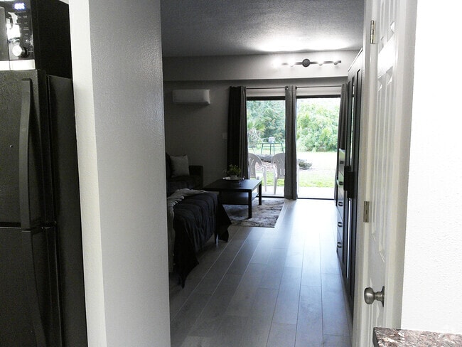 Building Photo - 2180 Country Club Dr Unit 113 Rental