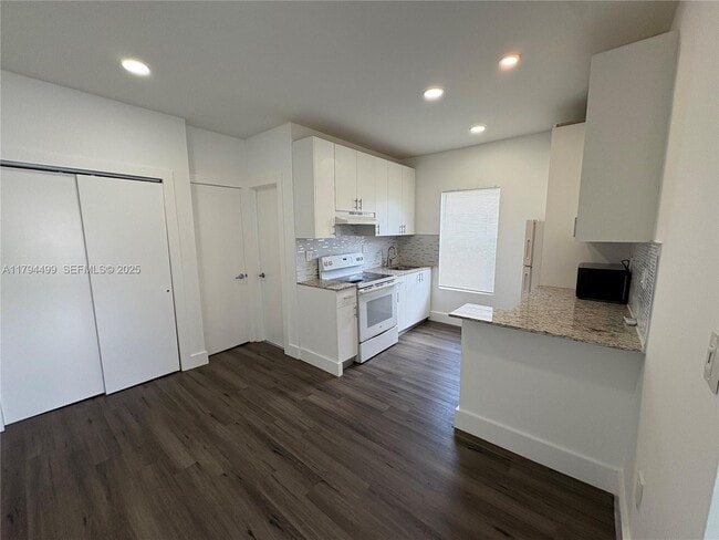 Photo - 3237 SW 4th St Unit 1