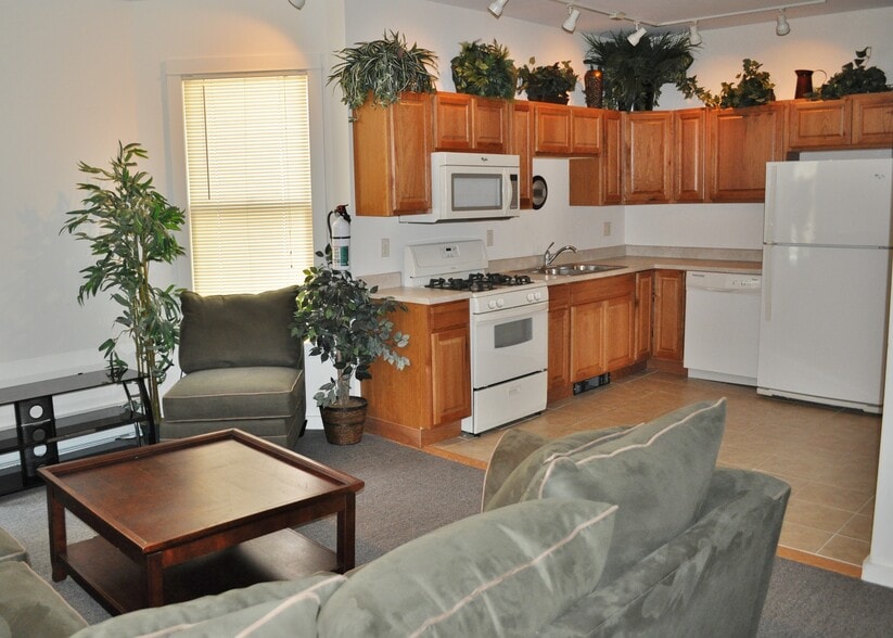 103 Highland Pl