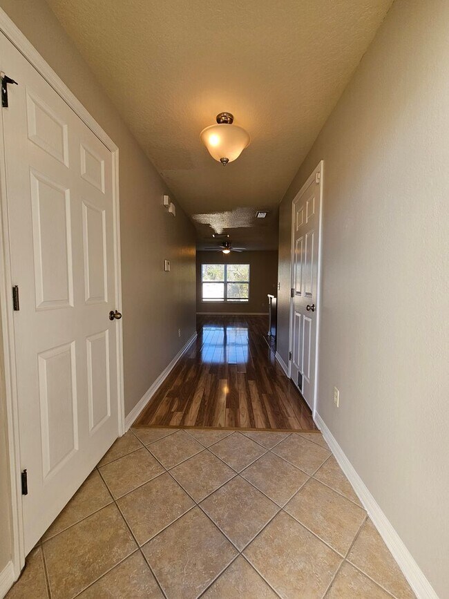 Photo - Seven Oaks 2/2.5 Townhouse