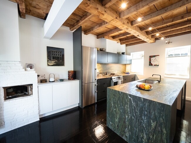 Photo - 214 Third St