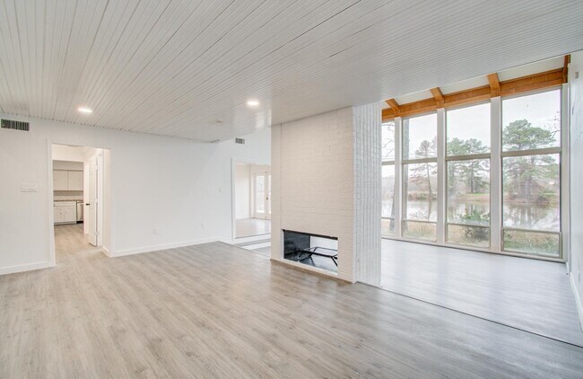 Photo - 417 Brook Hollow Dr