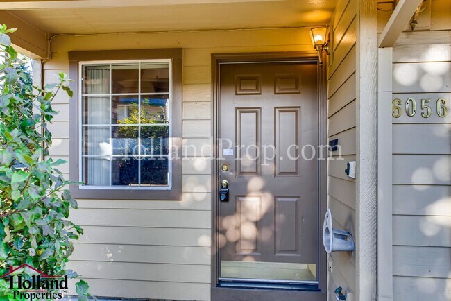 Photo - Green 6054-6056 - Hancox Unit 6056