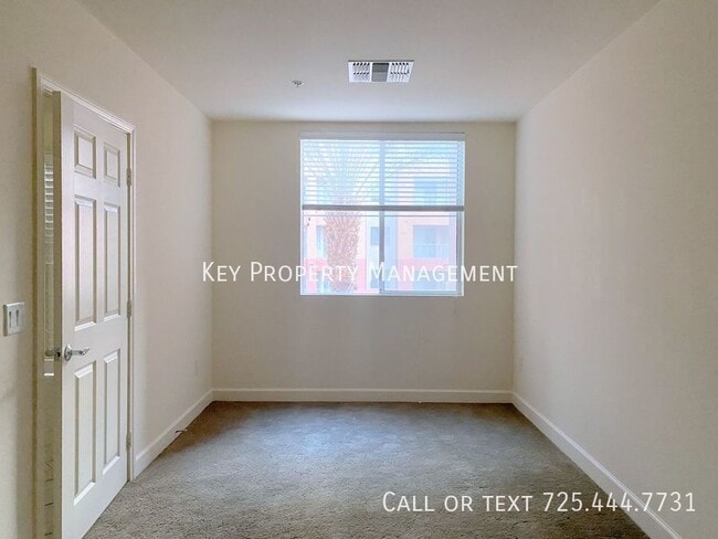 Photo - 2 BEDROOM CONDO AT PARK AVENUE OFF THE LAS... Unit #305